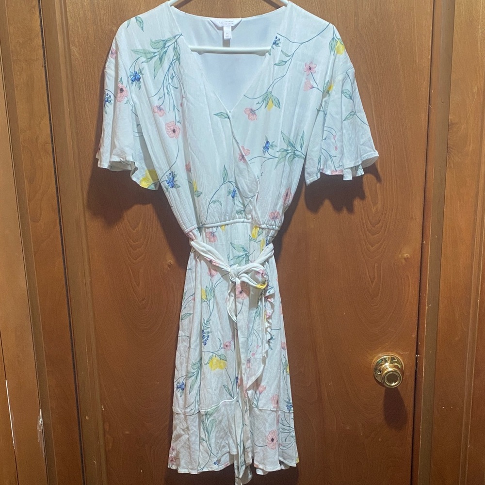 LC White Floral Tie-Waist V-Neck Knee Length Medium Dress Summer Wedding Guest